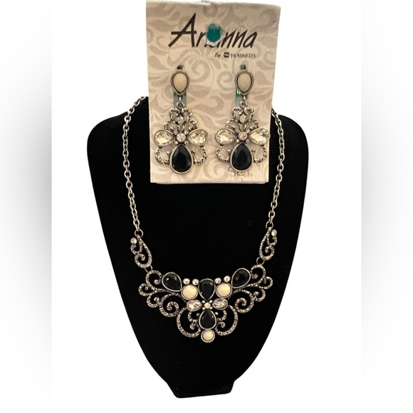 Areanna by Howards Jewelry - New, Areanna by Howard’s necklace set. Silver-toned metal design. Up to 22”long.